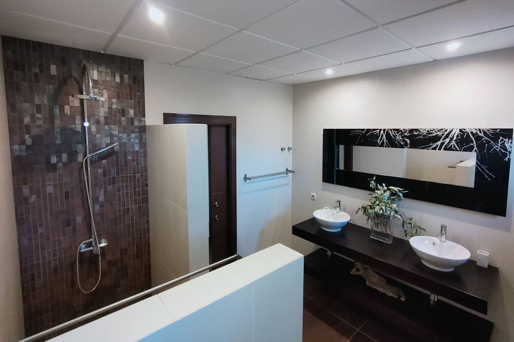 Photo of Bathroom in Las Ventas con Pena Aguilera