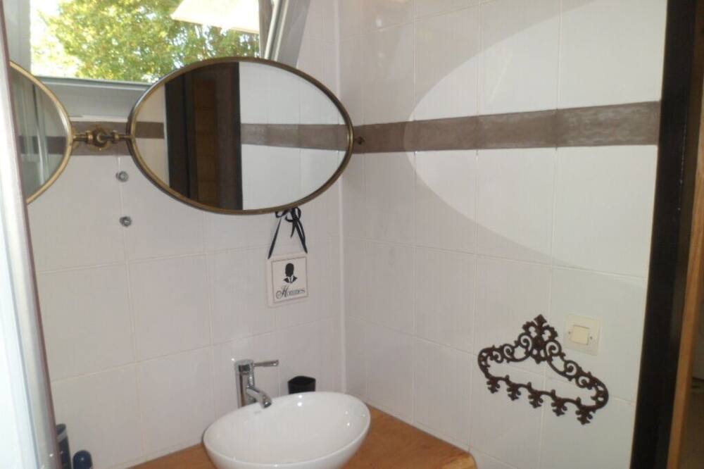 Photo of Bathroom in Ecuras