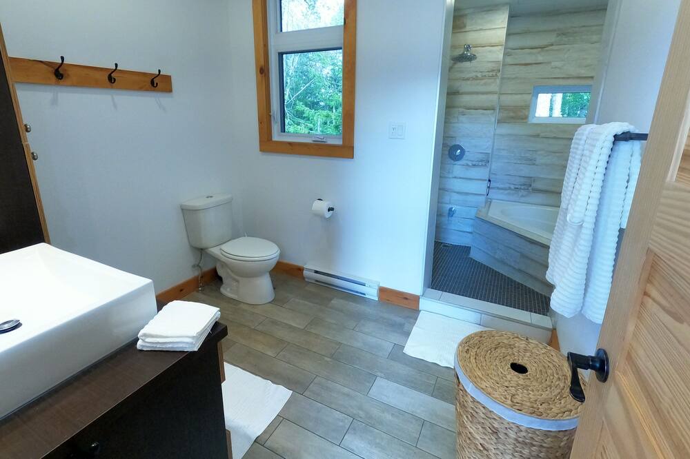 Photo of Bathroom in Lantier