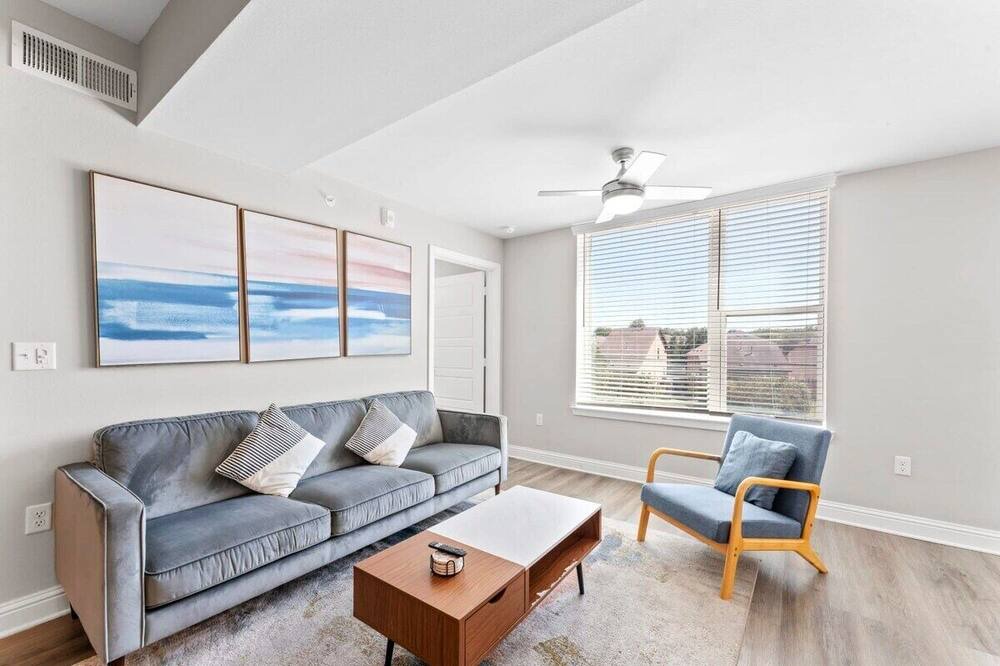 Photo of Livingroom in Pleasant Valley