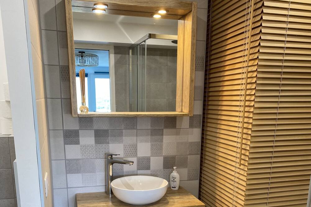 Photo of Bathroom in Pringy