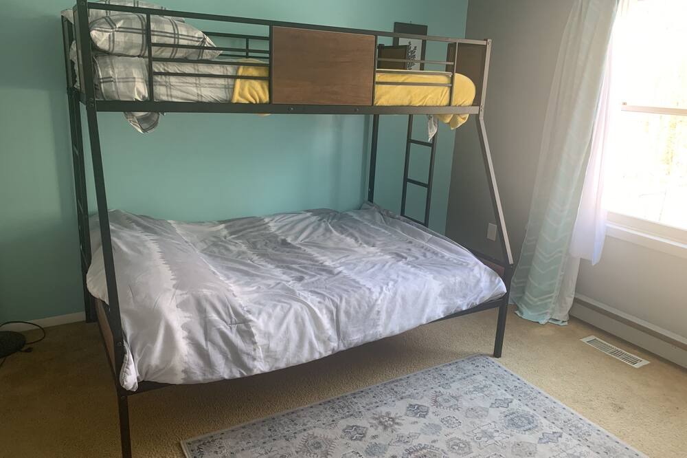 Photo of Bedroom in Rowland