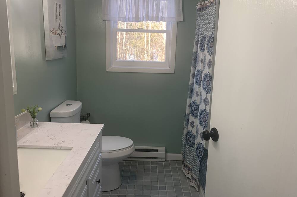 Photo of Bathroom in Rowland