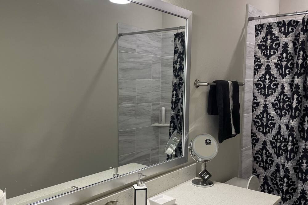Photo of Bathroom in Spring Branch West
