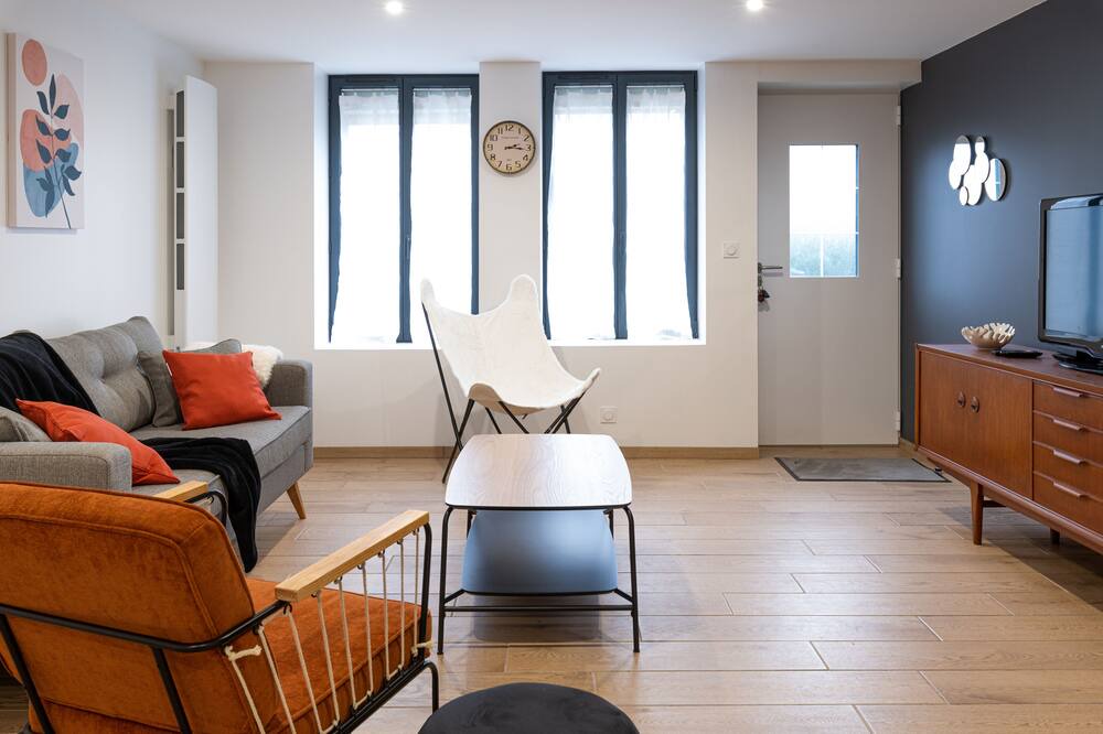 Photo of Livingroom in Charleville-Mezieres