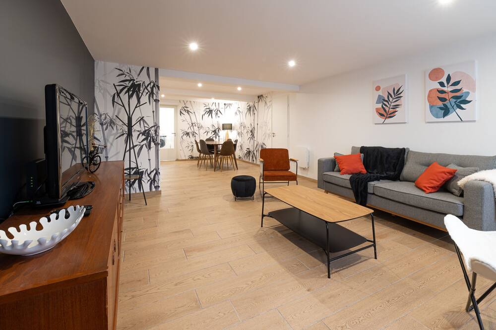 Photo of Livingroom in Charleville-Mezieres