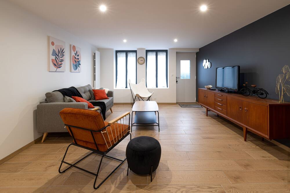 Photo of Livingroom in Charleville-Mezieres