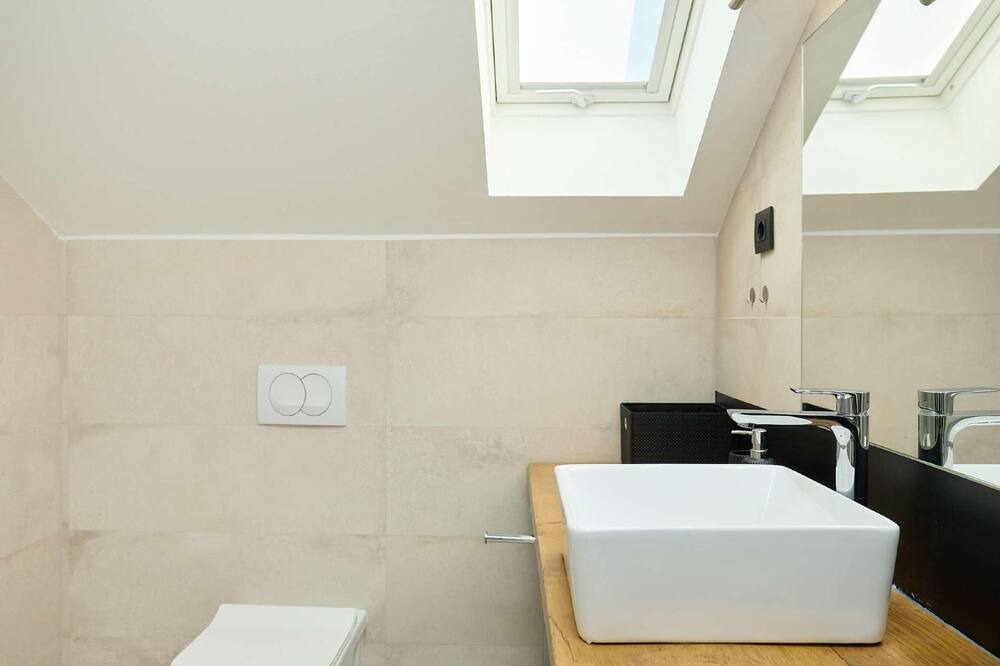Photo of Bathroom in Pile