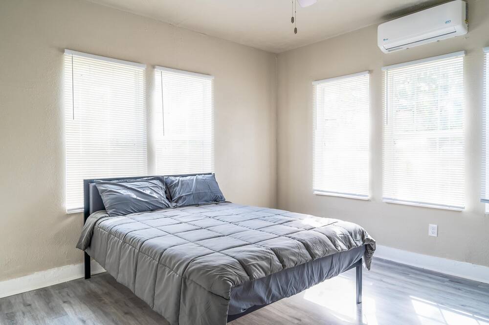 Photo of Bedroom in Beacon Hill