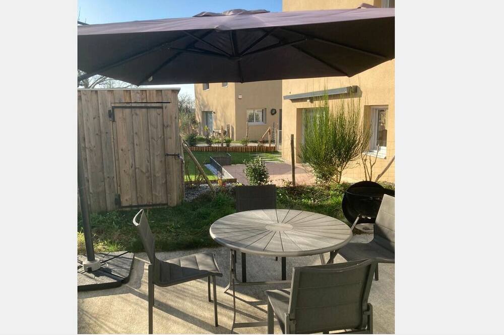Photo of Patio Balcony in Bourg Pelousiere