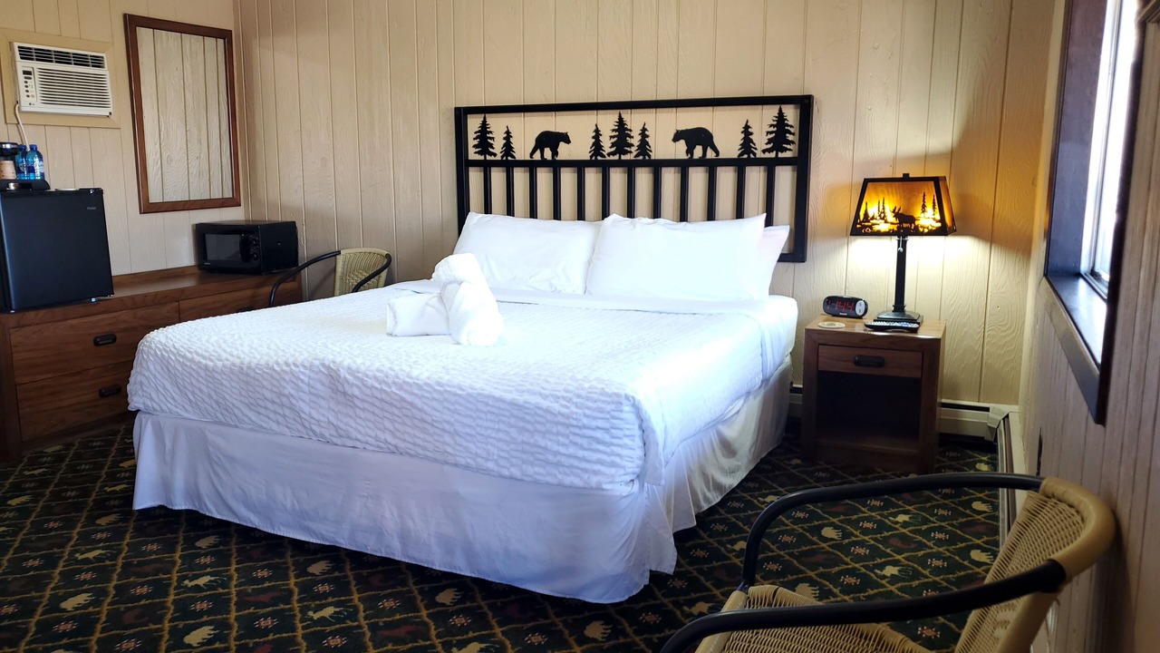 Photo of Bedroom in Ten Sleep