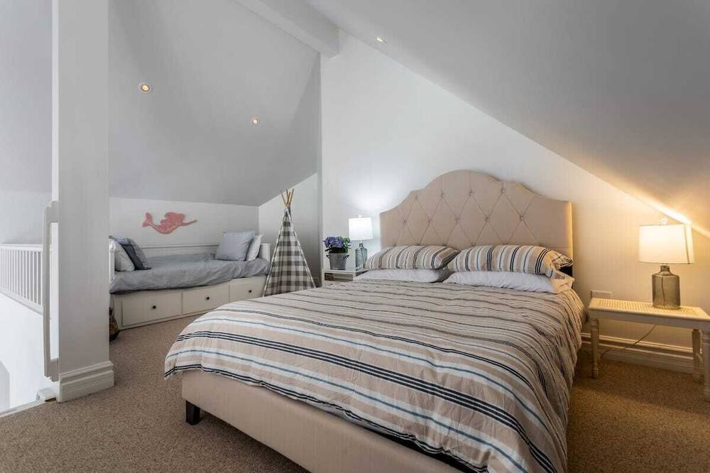 Photo of Bedroom in Waupoos