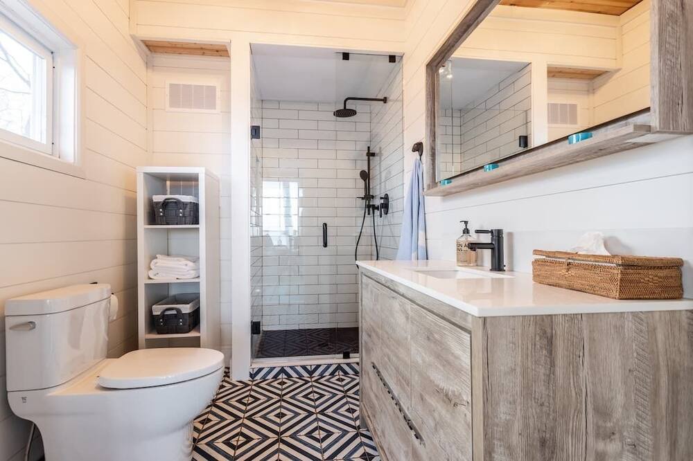 Photo of Bathroom in Waupoos