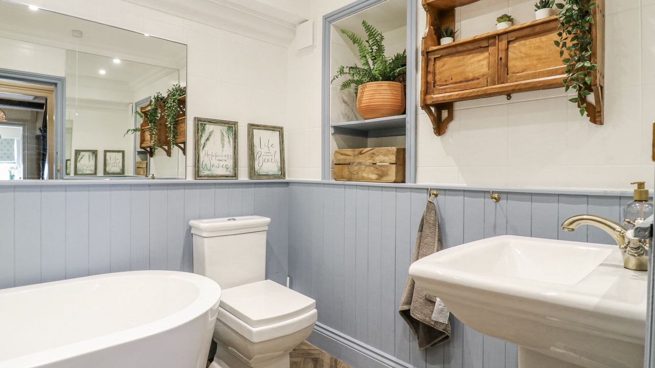 Photo of Bathroom in Swalecliffe