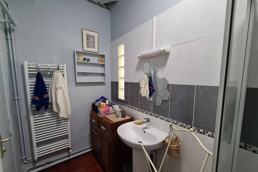 Photo of Bathroom in Dieppe