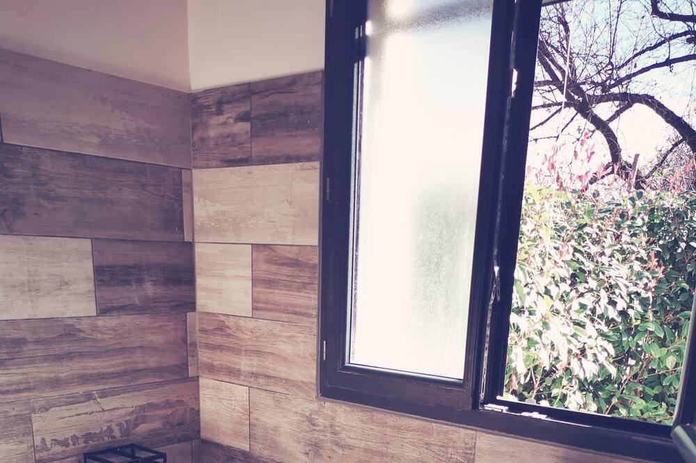 Photo of Bathroom in La Roquebrussanne