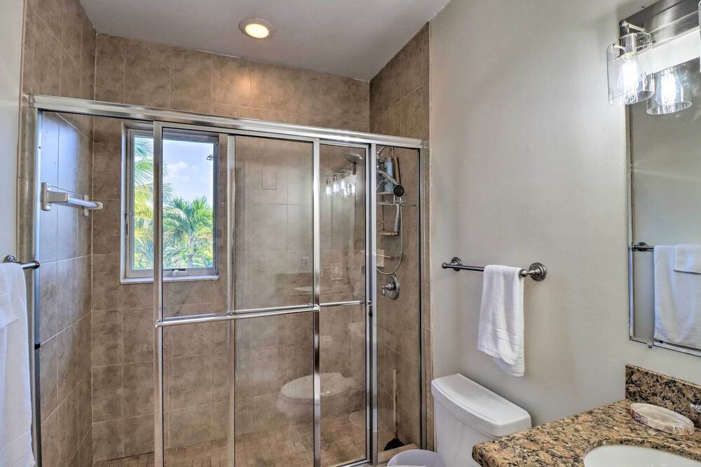 Photo of Bathroom in Sugarloaf Shores