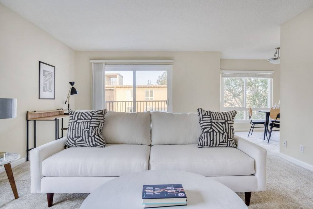 Photo of Livingroom in Palo Alto