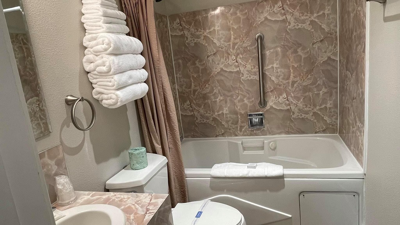 Photo of Bathroom in Grayland