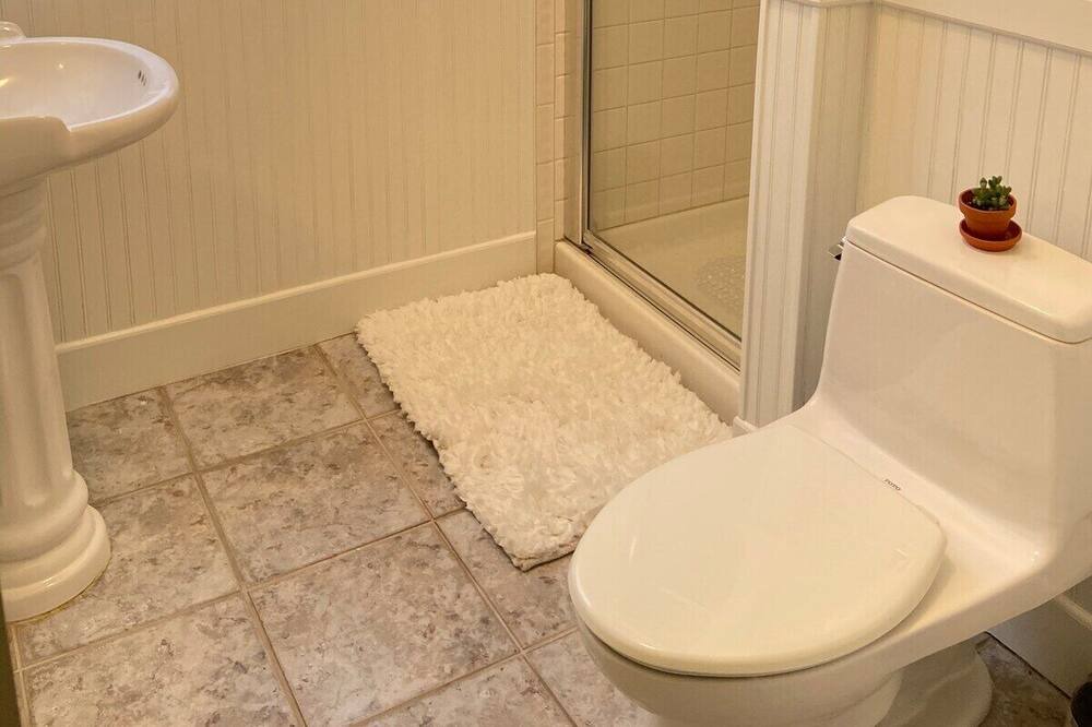 Photo of Bathroom in Overlook