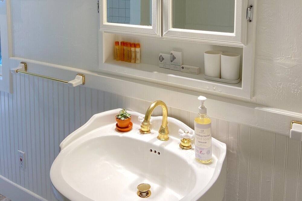 Photo of Bathroom in Overlook