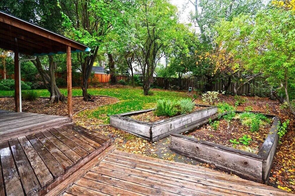 Photo of Others in Overlook