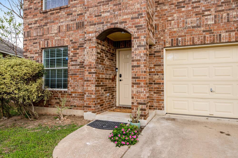 Photo of Outdoor in Pioneer Crossing
