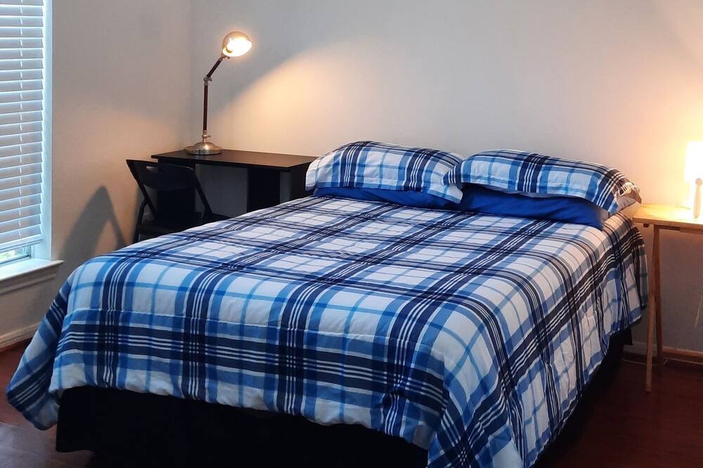 Photo of Bedroom in Pearland