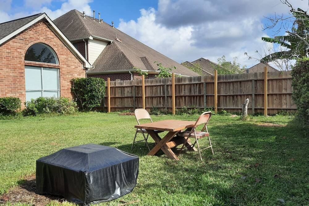 Photo of Others in Pearland