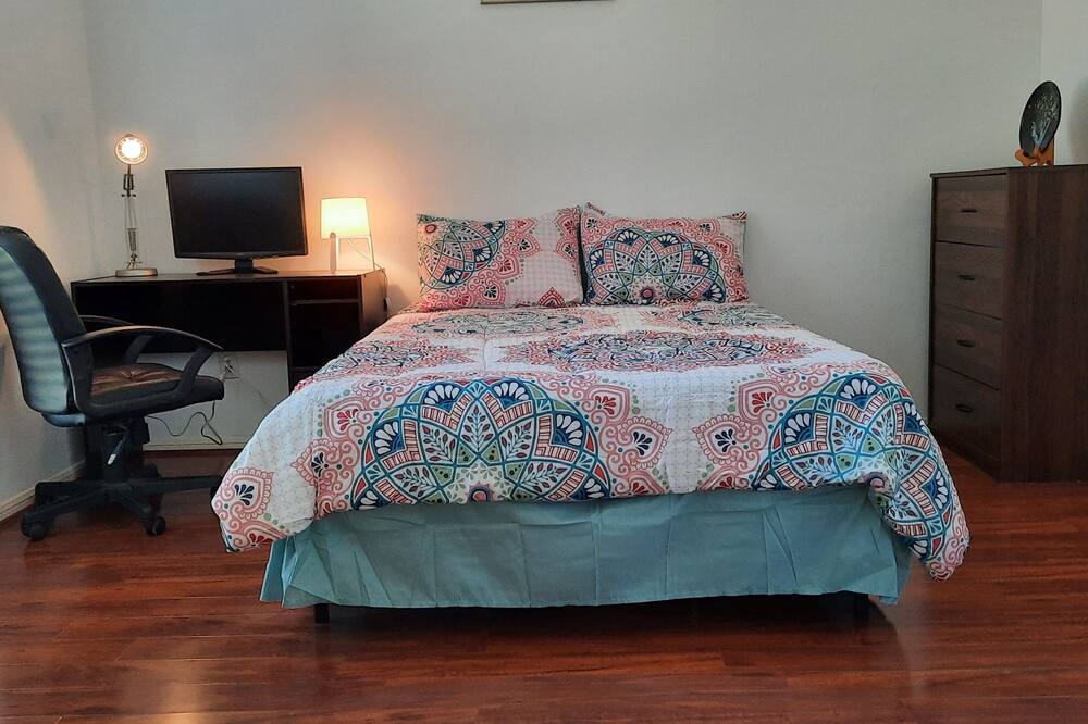 Photo of Bedroom in Pearland