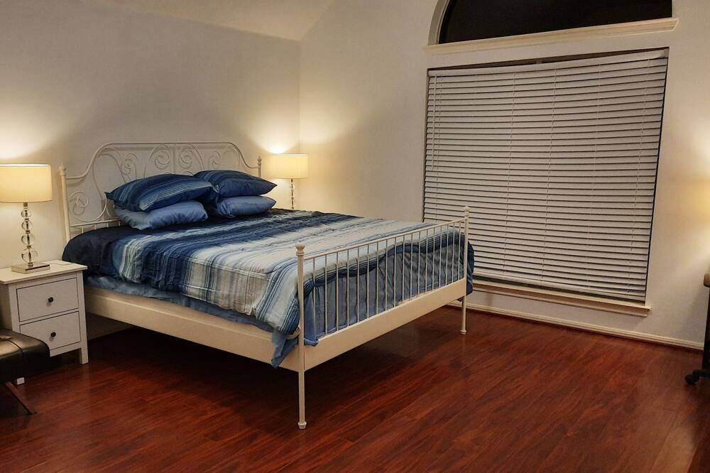 Photo of Bedroom in Pearland