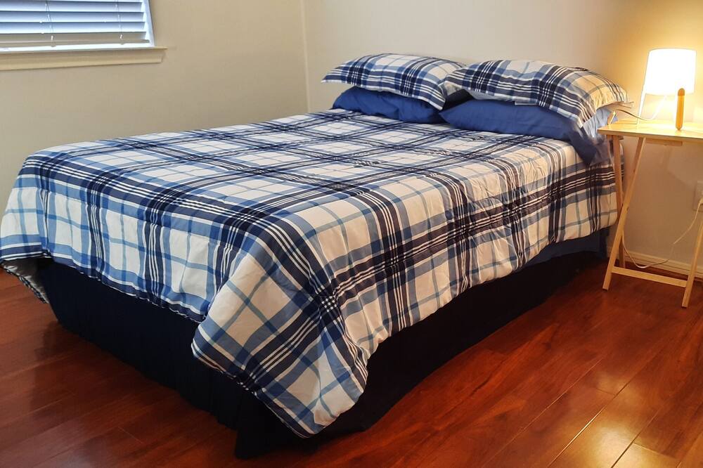 Photo of Bedroom in Pearland