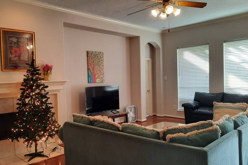 Photo of Livingroom in Pearland