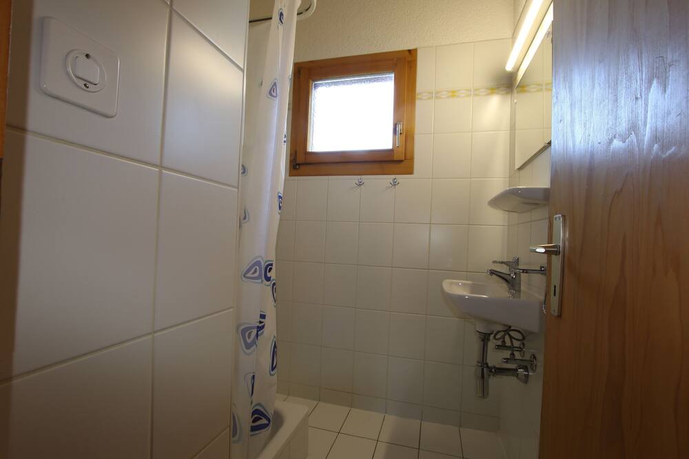 Photo of Bathroom in Salins