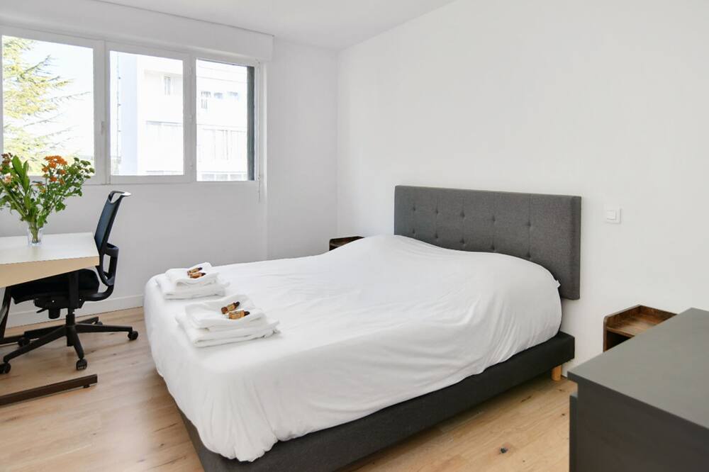 Photo of Bedroom in Residence Las Rebes Batiment