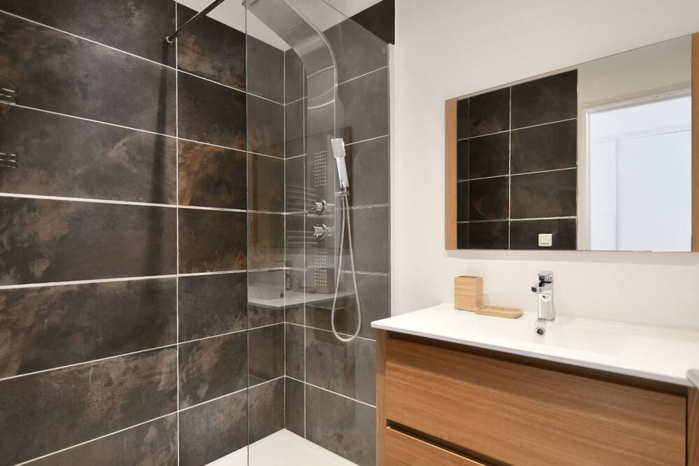 Photo of Bathroom in Residence Las Rebes Batiment