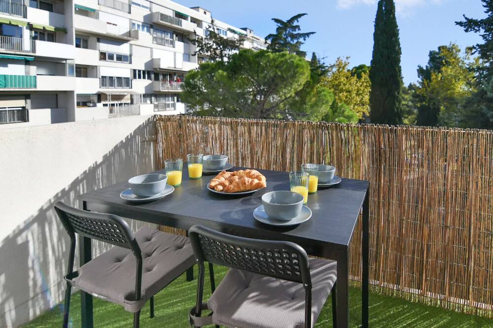 Photo of Patio Balcony in Residence Las Rebes Batiment