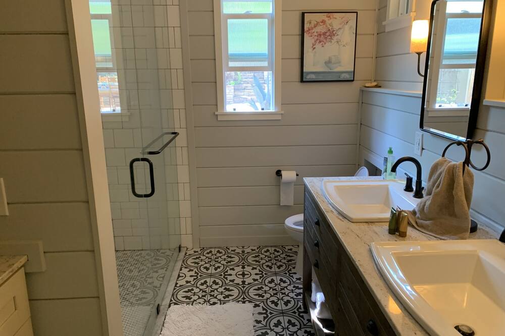 Photo of Bathroom in Fetters Hot Springs-Agua Caliente