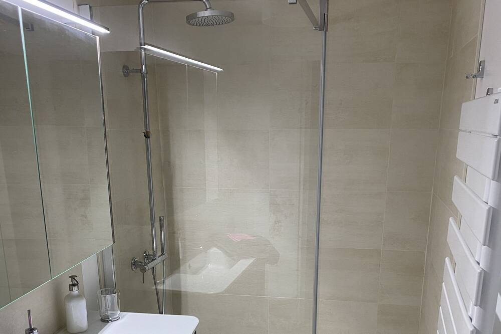 Photo of Bathroom in Saurier