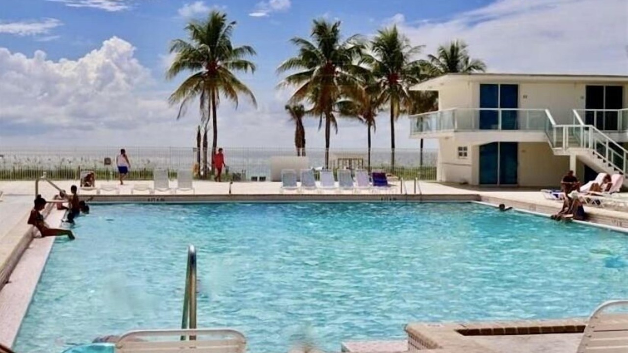 Photo of Outdoor in Mid Beach