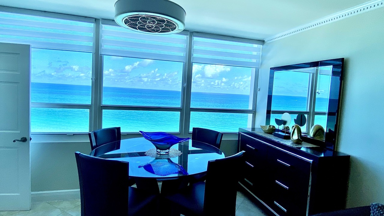 Photo of Bedroom in Mid Beach