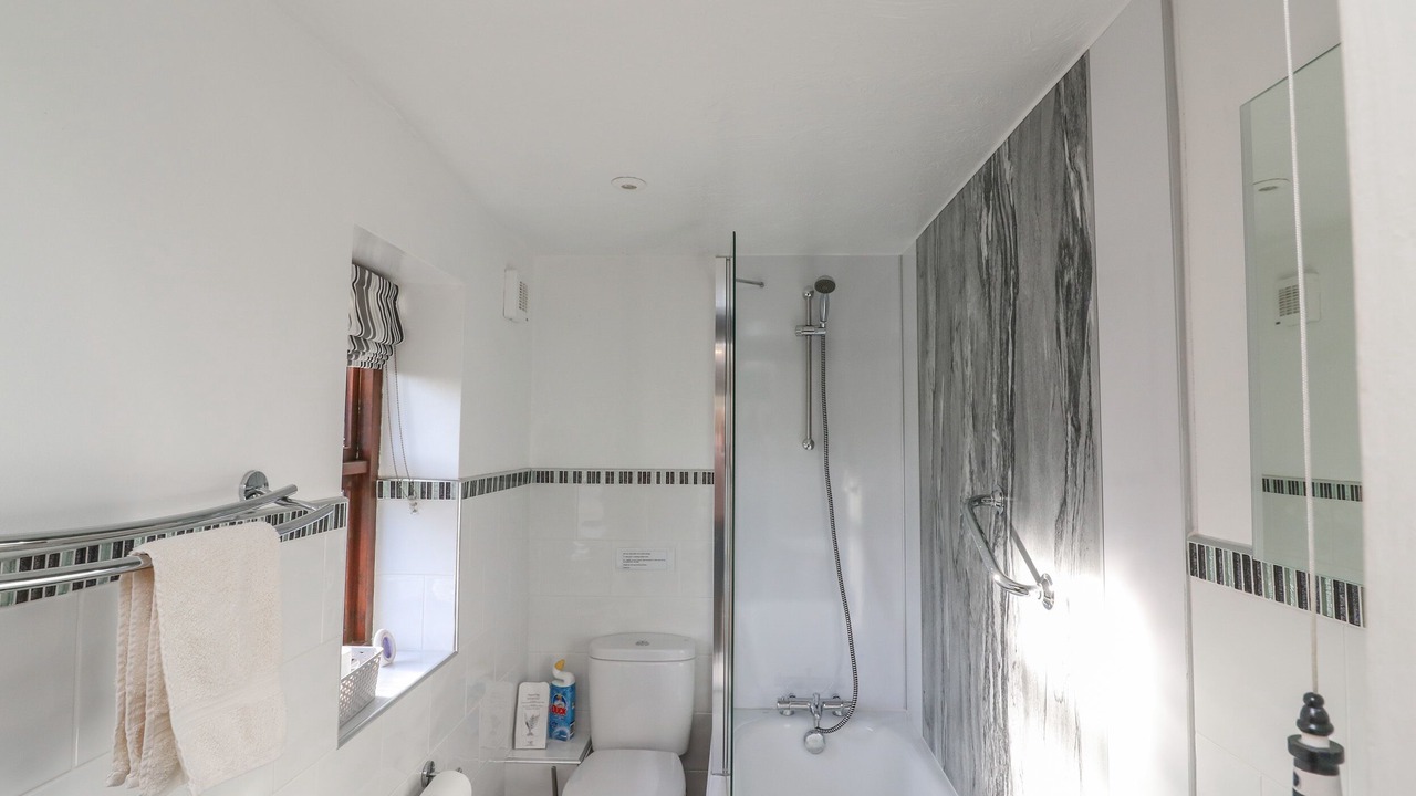 Photo of Bathroom in Littleham