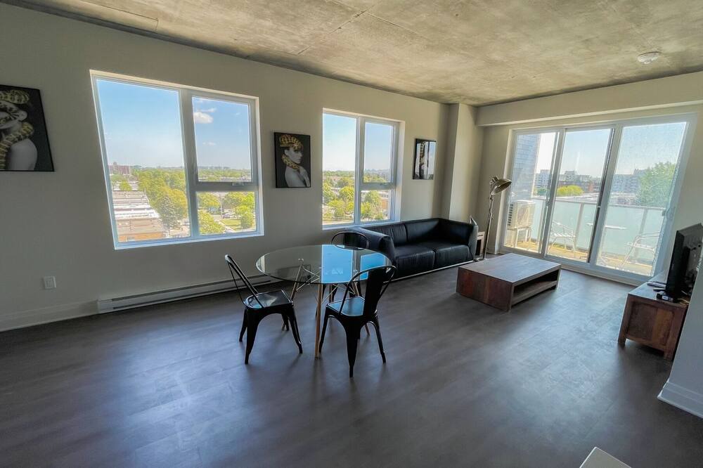 Photo of Livingroom in Saint-Laurent