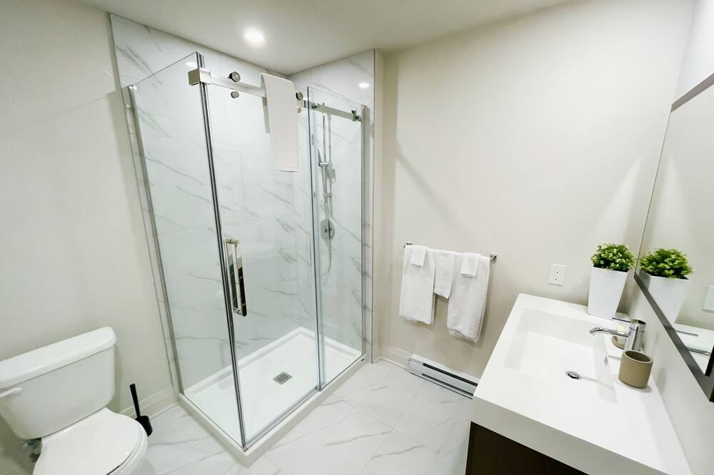 Photo of Bathroom in Saint-Laurent