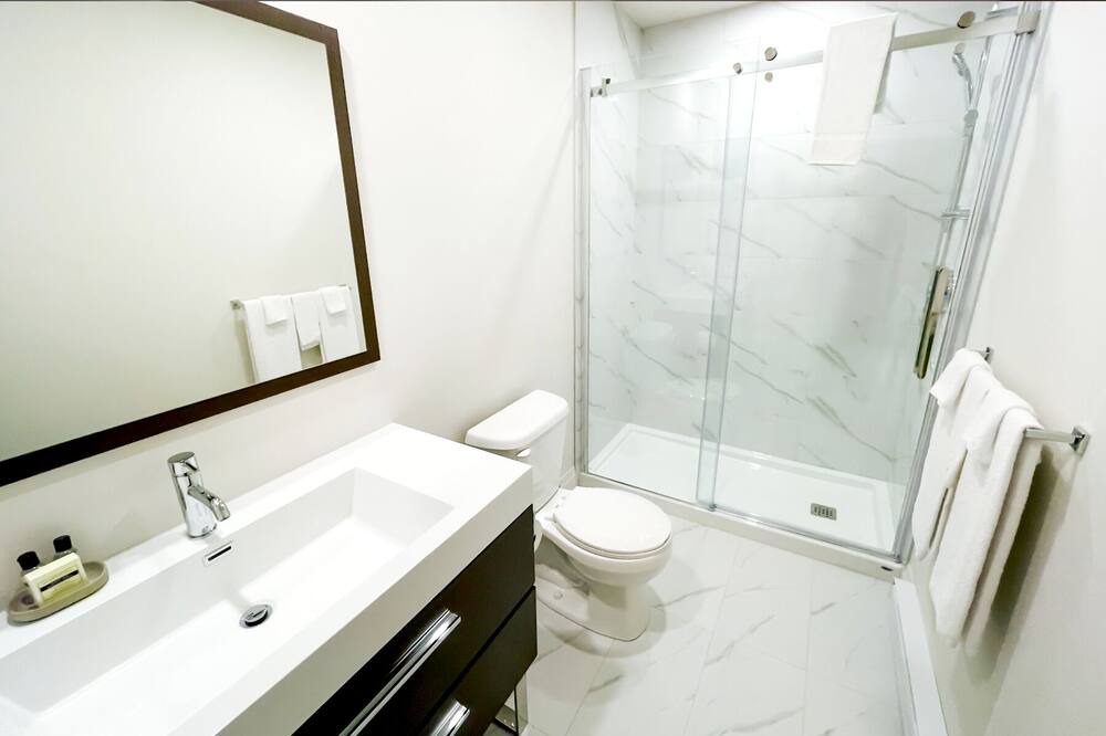 Photo of Bathroom in Saint-Laurent