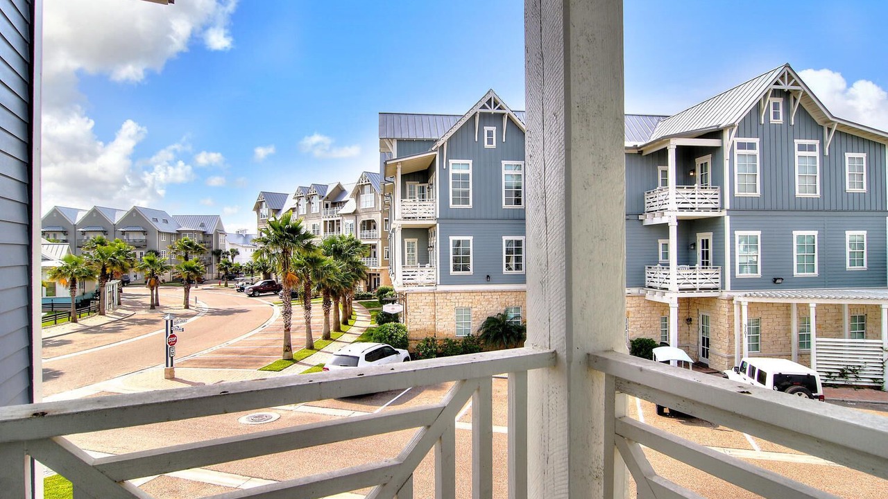 Photo of Others in Cinnamon Shore