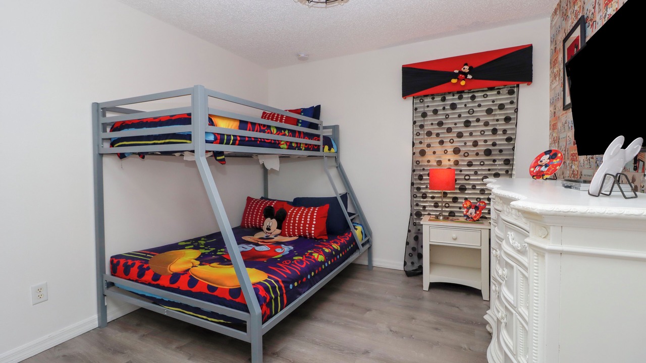 Photo of Bedroom in Seasons