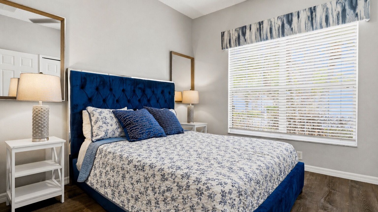 Photo of Bedroom in Seasons