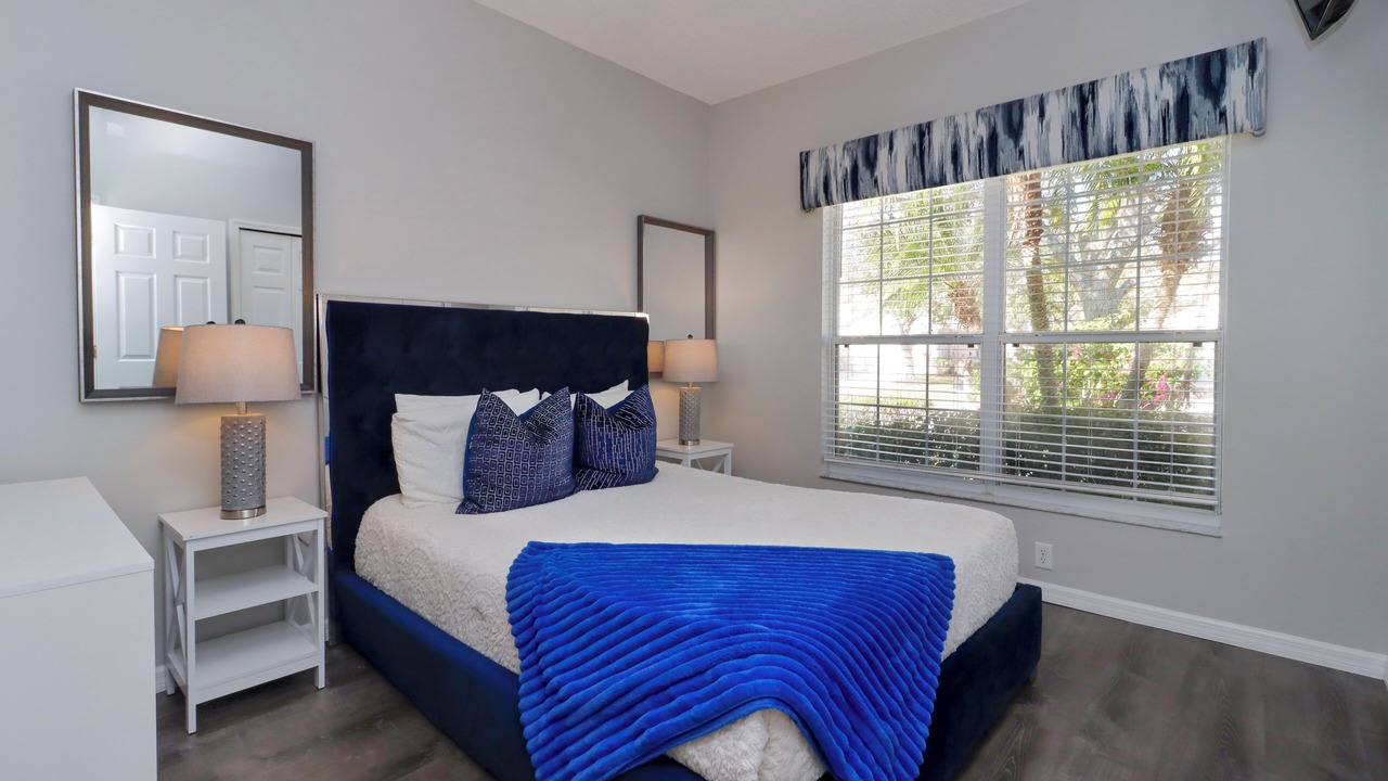 Photo of Bedroom in Seasons