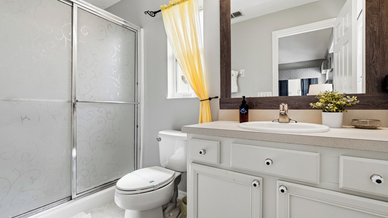 Photo of Bathroom in Seasons